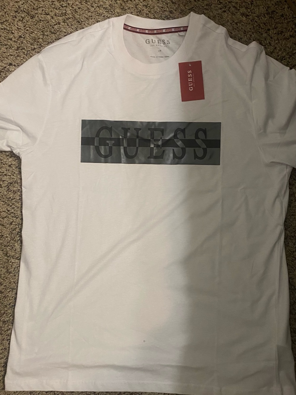 GUESS Men's White Short Sleeve Crew T-Shirt with Red Logo Tag - Picture 4 of 4